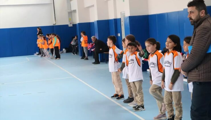 Konya’da Geleneksel Çocuk Oyunları Yarışması Düzenlendi